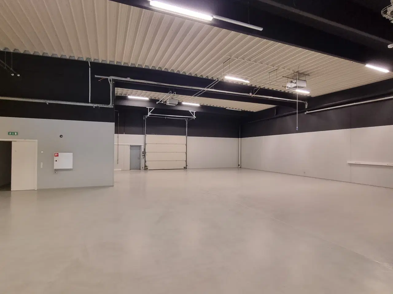 Billede 1 - Lager med kontor