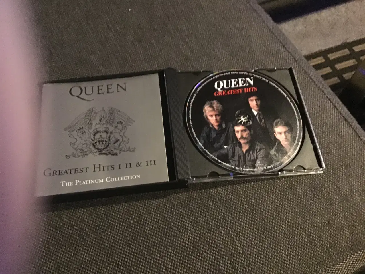 Billede 4 - Queen CD boks.