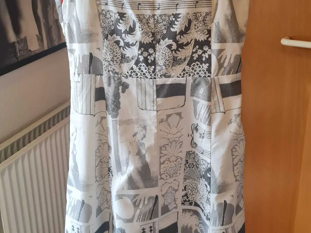 Billede 1 - St- Martins kjole str S 36