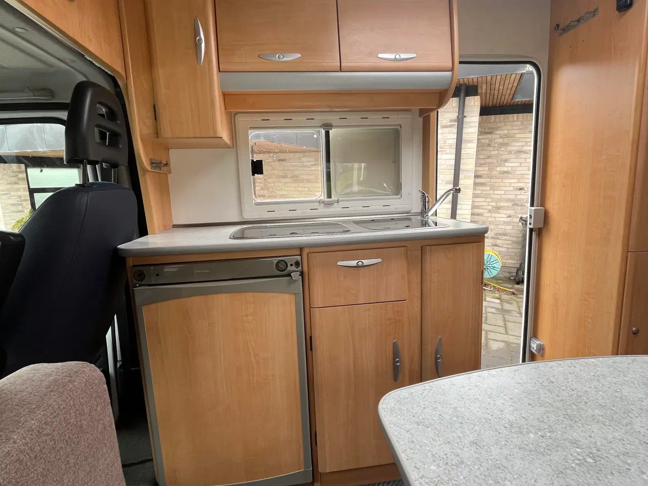 Billede 6 - Solid og prisvenlig autocamper