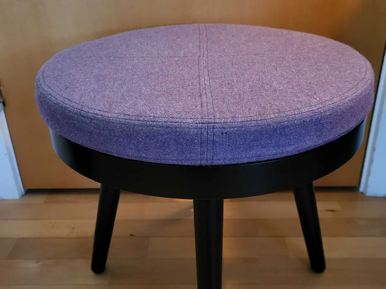 Billede 5 - Alma Softline sofabord/skammel, siddepude medfølge