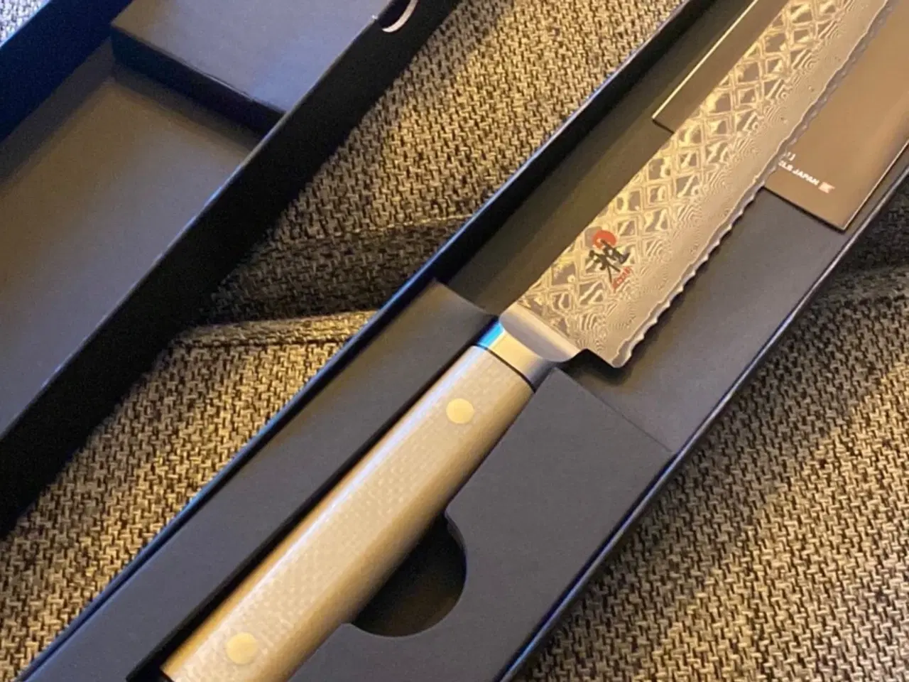 Billede 1 - Miyabi brødkniv 23 cm, helt ny orginal indpakning