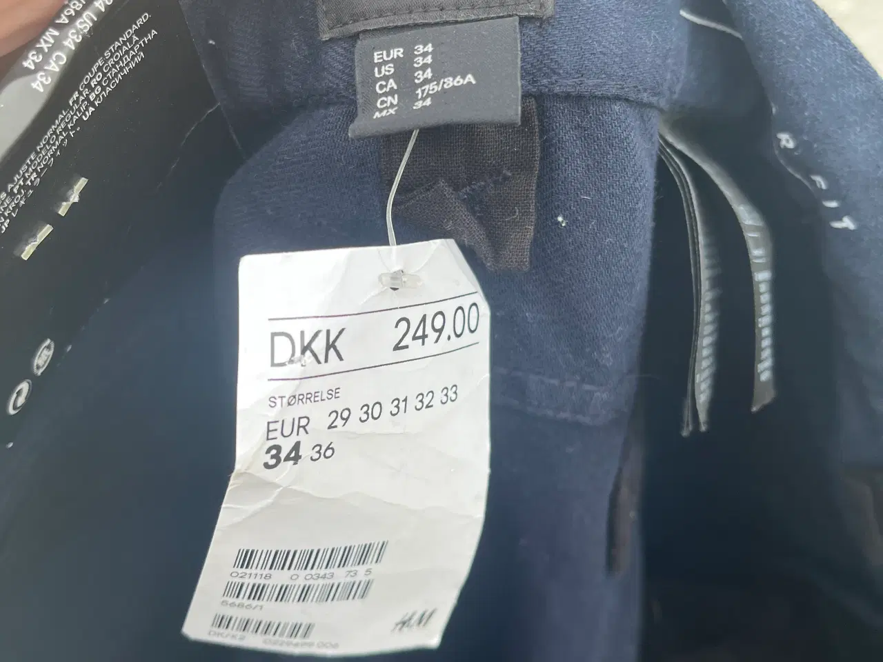 Billede 5 - Nye mørkeblå herrebukser str 34