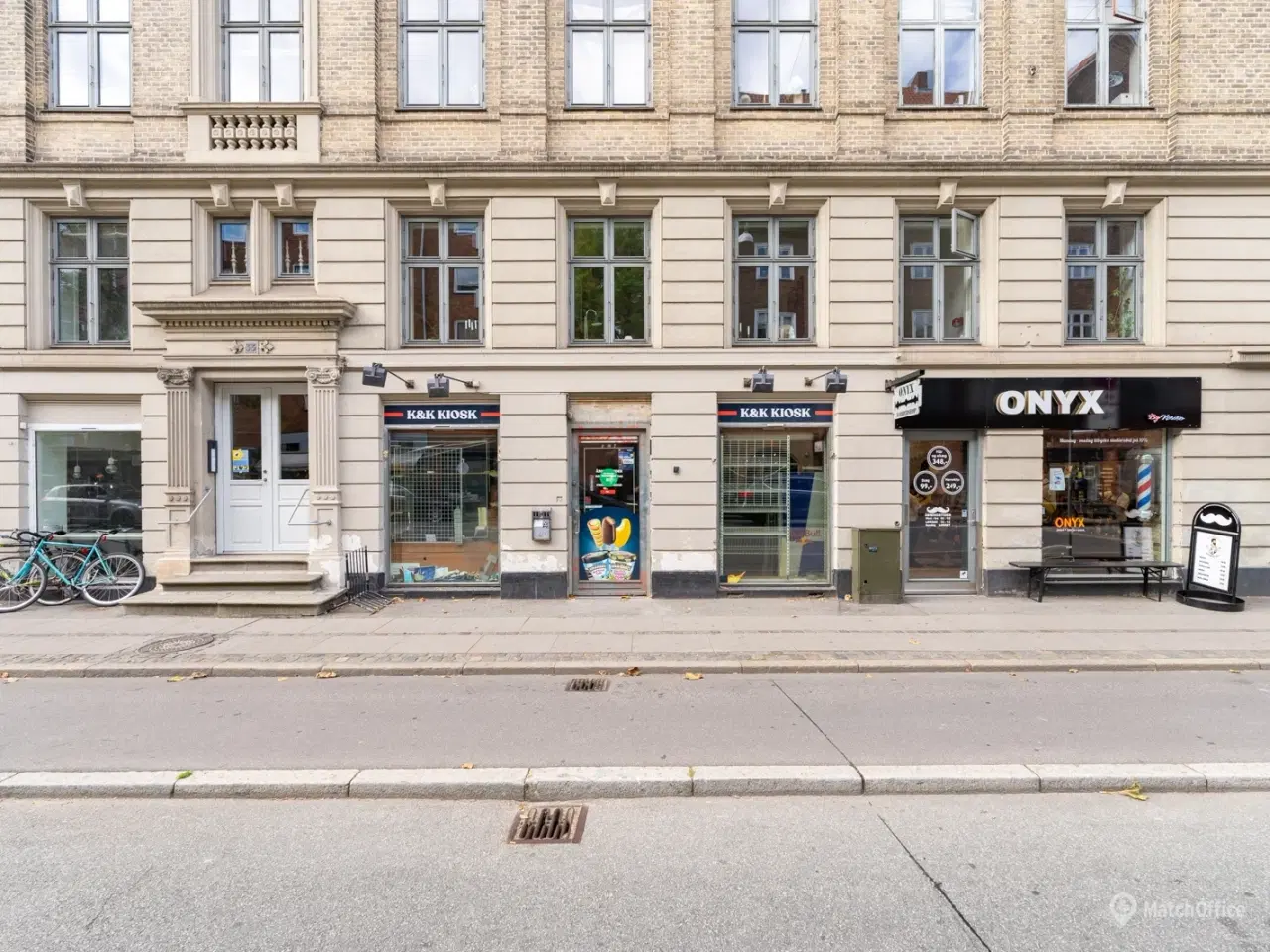 Billede 9 - SÆLGES: Regulær erhvervsejerlejlighed med facade mod Falkoner Allé