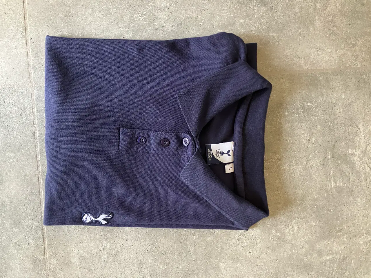 Billede 1 - Polo shirt med Tottenham/Spurs Logo