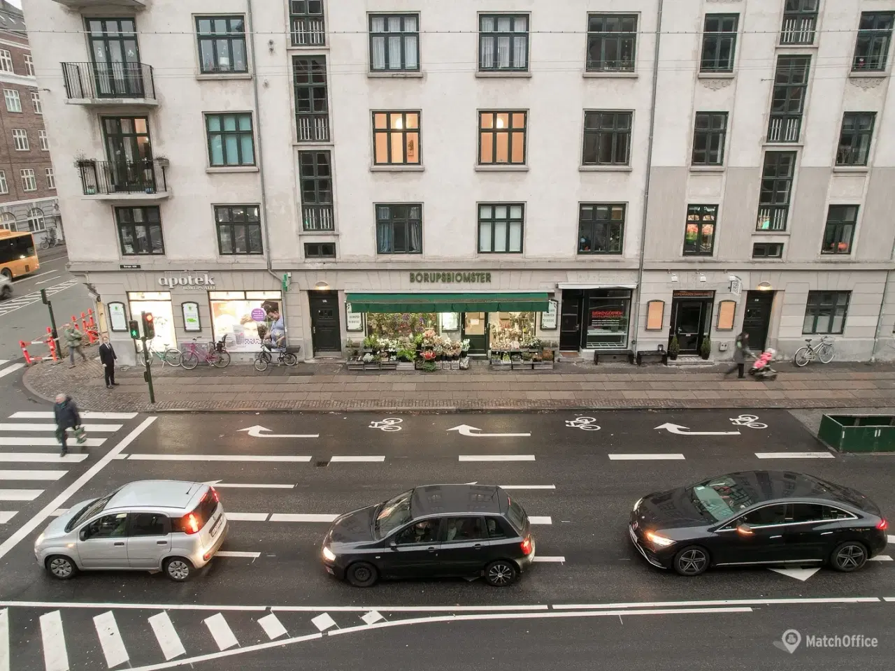 Billede 7 - Stort butikslokale med bredt facadeparti mod Borups Allé