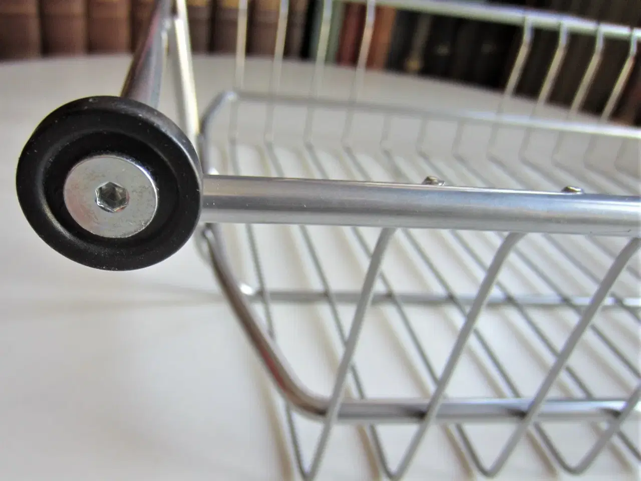 Billede 2 - Metalkurv i rustfrit stål til udtræk med 2 hjul