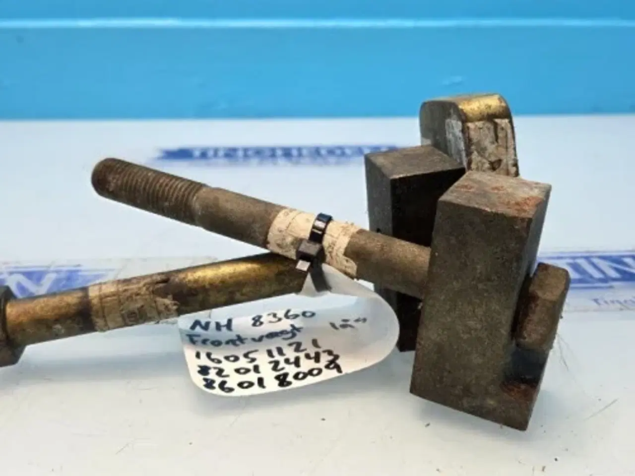 Billede 10 - New Holland 8360 Frontvægt Lås 16051121