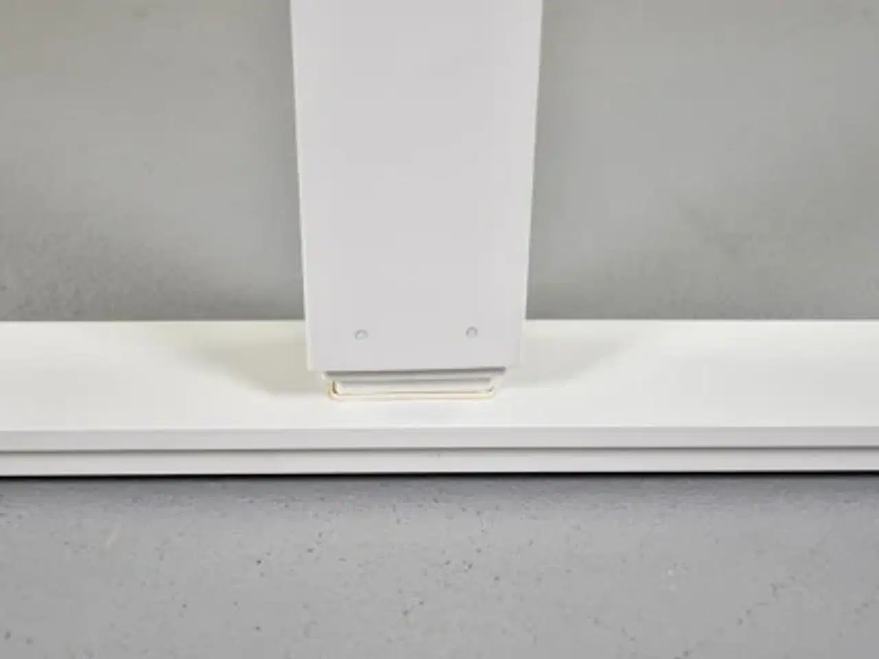 Billede 9 - Scan office hæve-/sænkebord med hvid plade og hvidt stel, 180 cm.