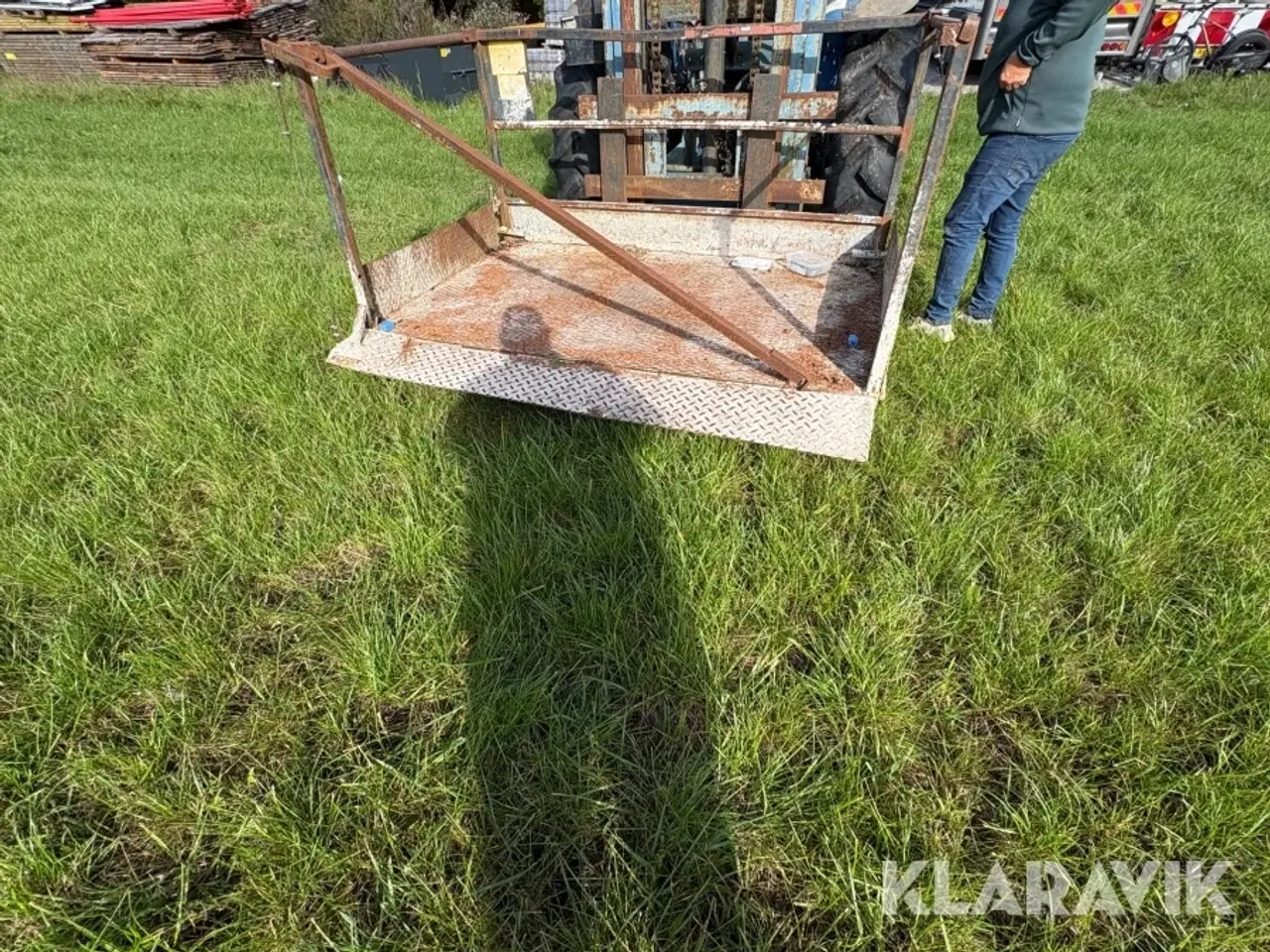 Billede 6 - Traktor New Holland Tn60a med person lift tårn
