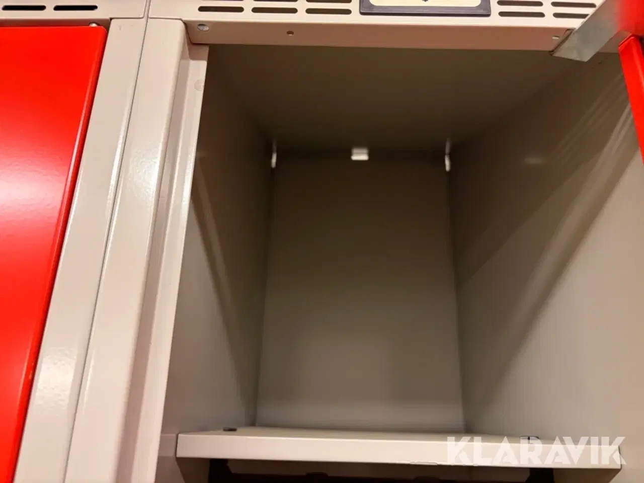 Billede 7 - Garderobe skabe Blika - 2 sektioner af 4 skabe