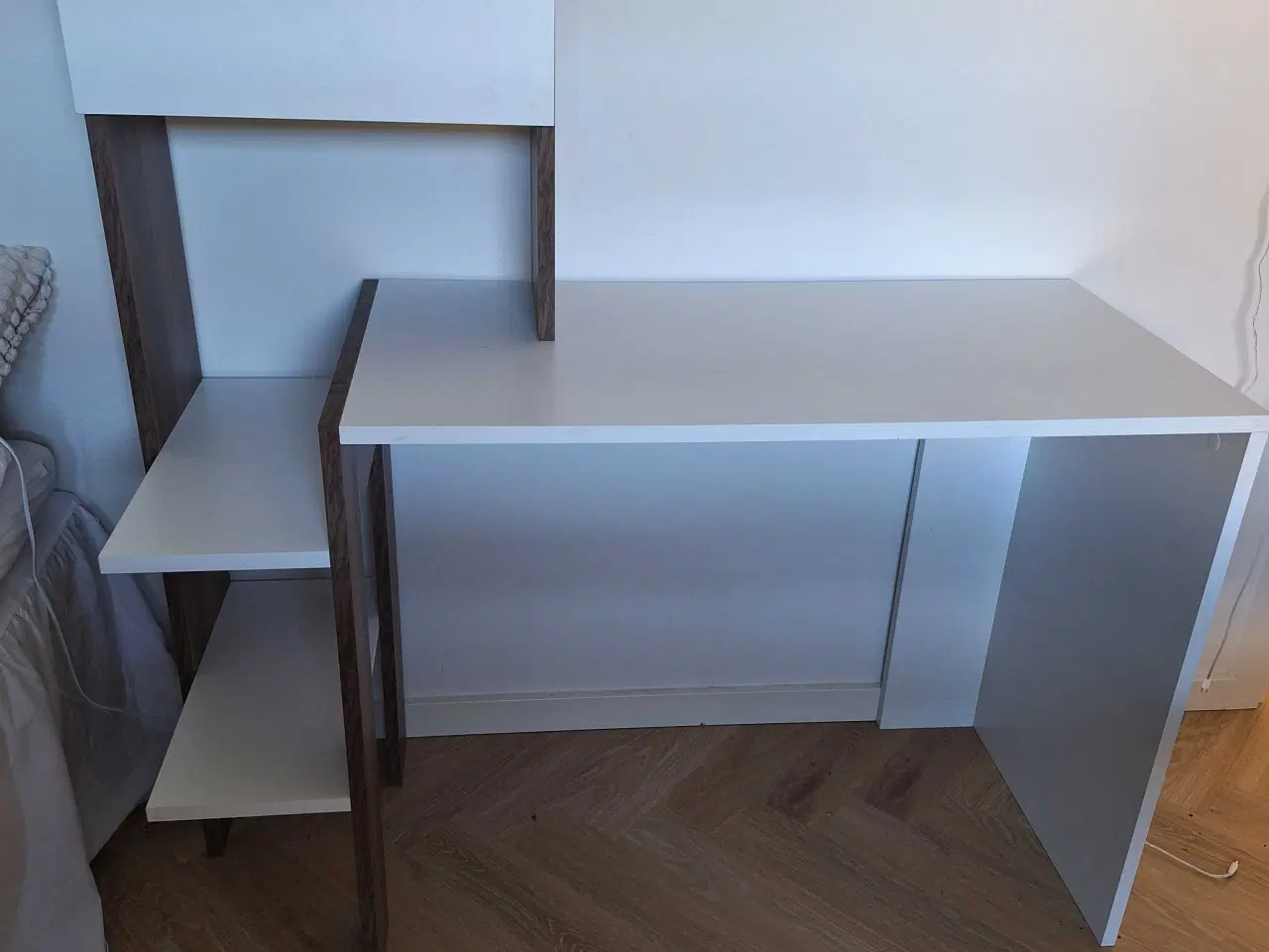 Billede 1 - Skrivebord