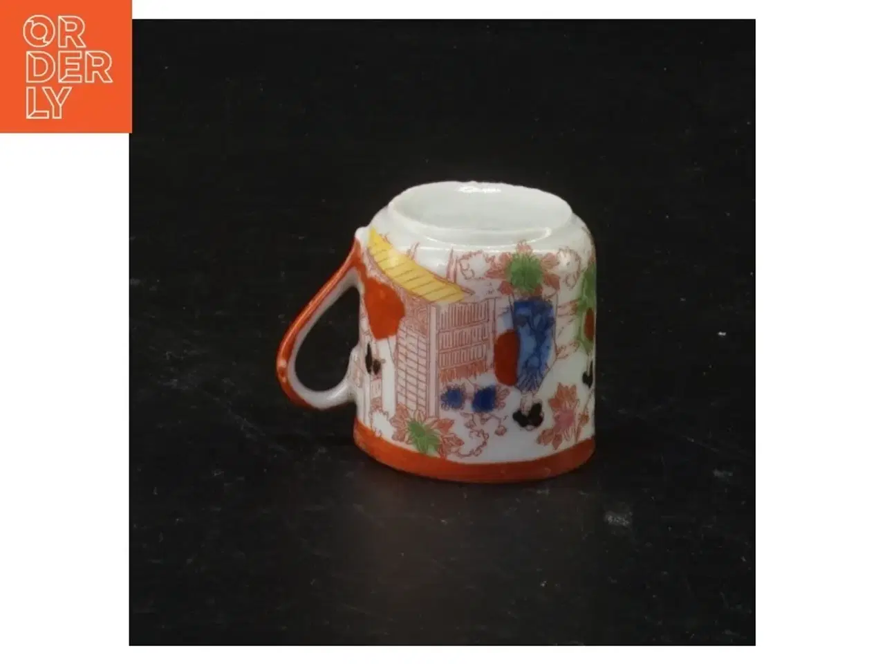 Billede 4 - Keramikkrus med asiatisk inspireret dekoration (str. 6 x 4,5 x 4,5 cm)