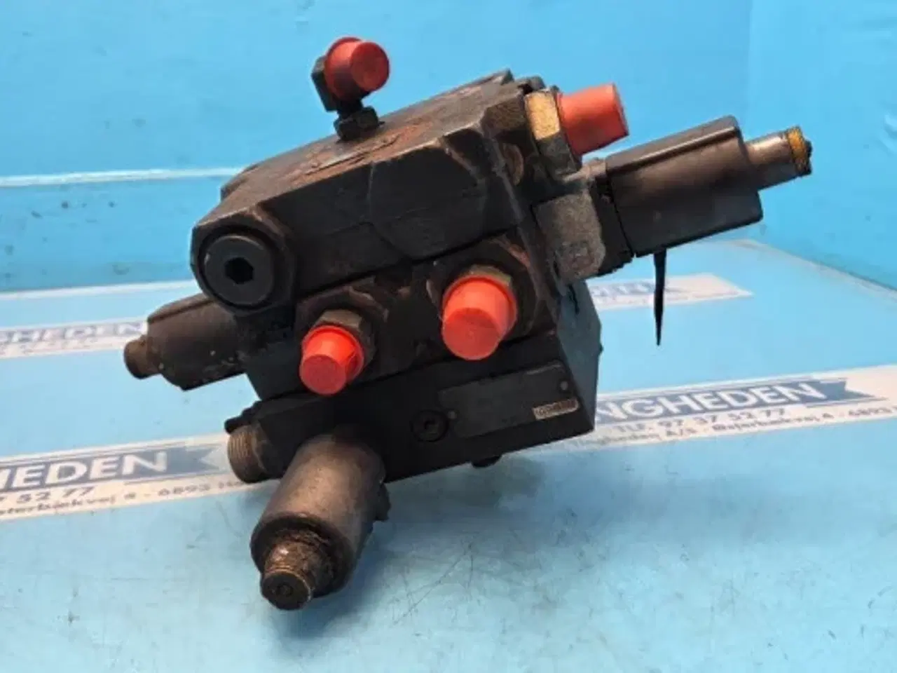 Billede 10 - Case 8010 Hydraulikventil 87313989