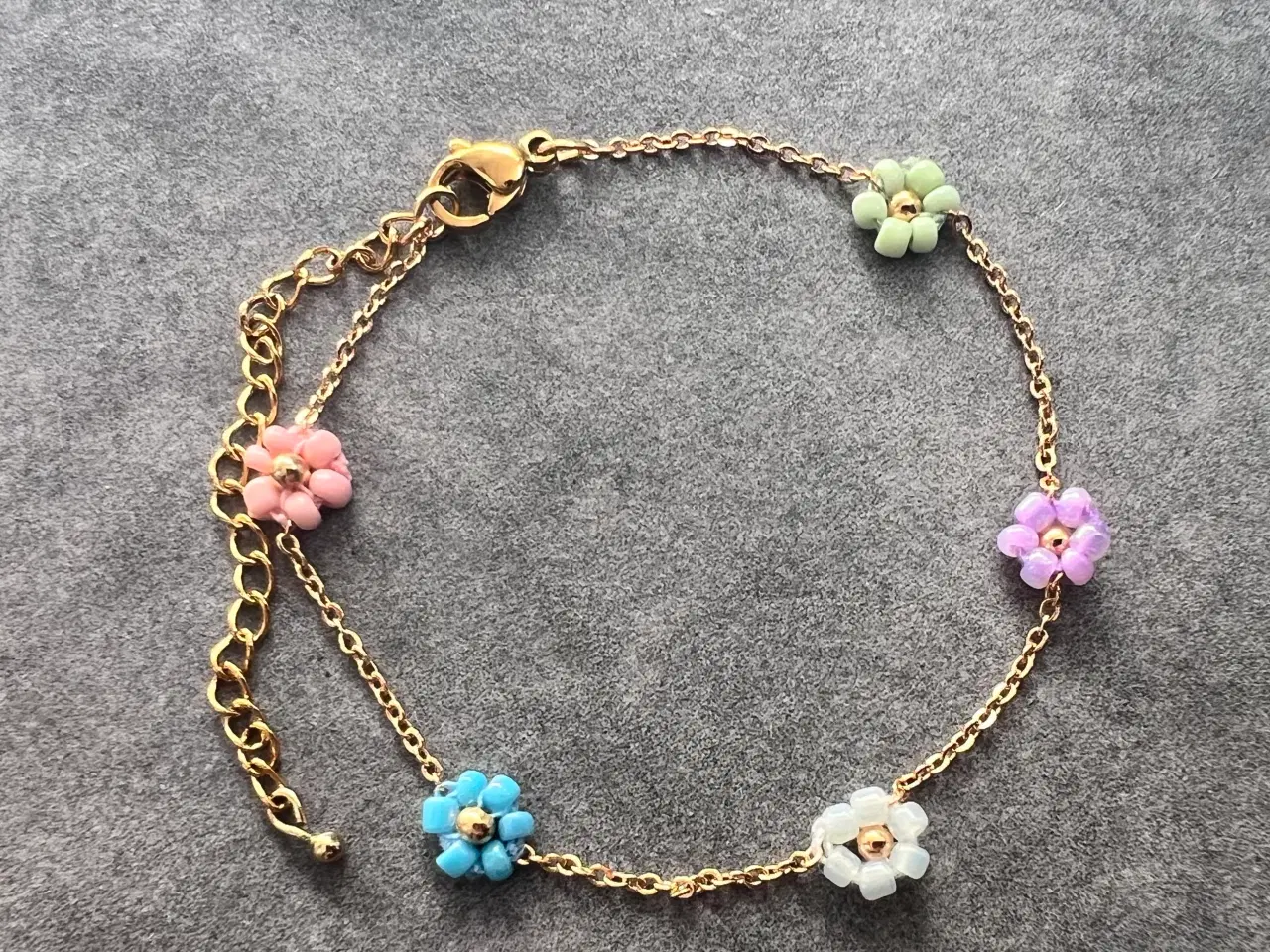 Billede 5 - Nyt smukt Daisy armbånd, 18 karat guldbelagt 