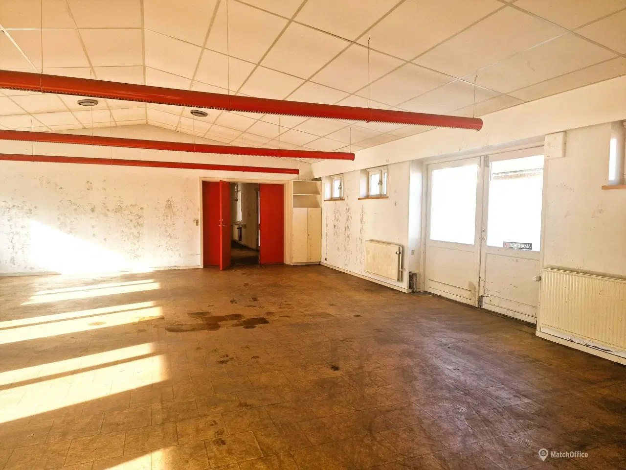 Billede 7 - 3 lejemål til lager. showroom, behandling, kontor m.m. Biladgang til lager –Skiltemulighed mod Grønnevej