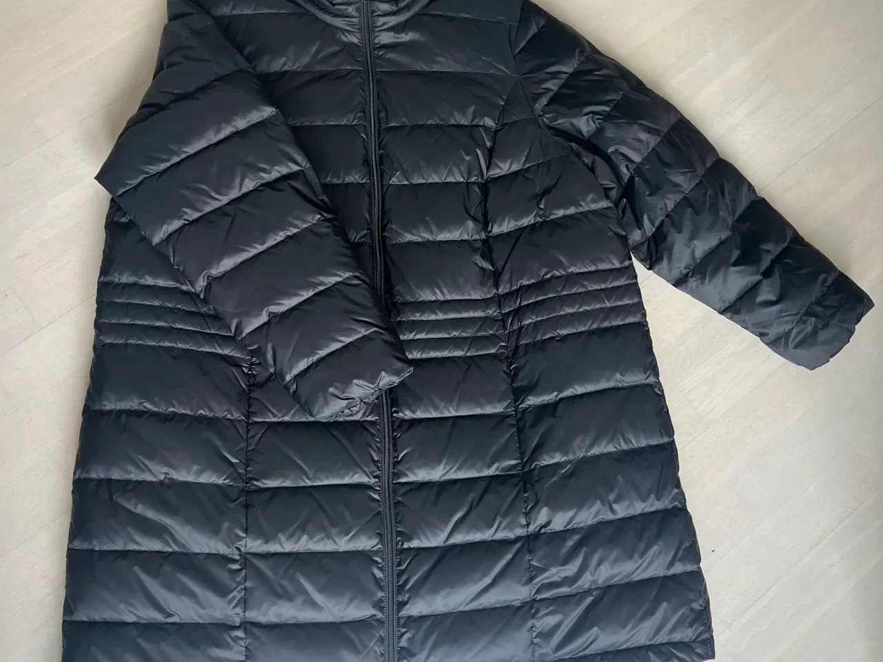 Billede 1 - Dunjakke  XL ( Ny )