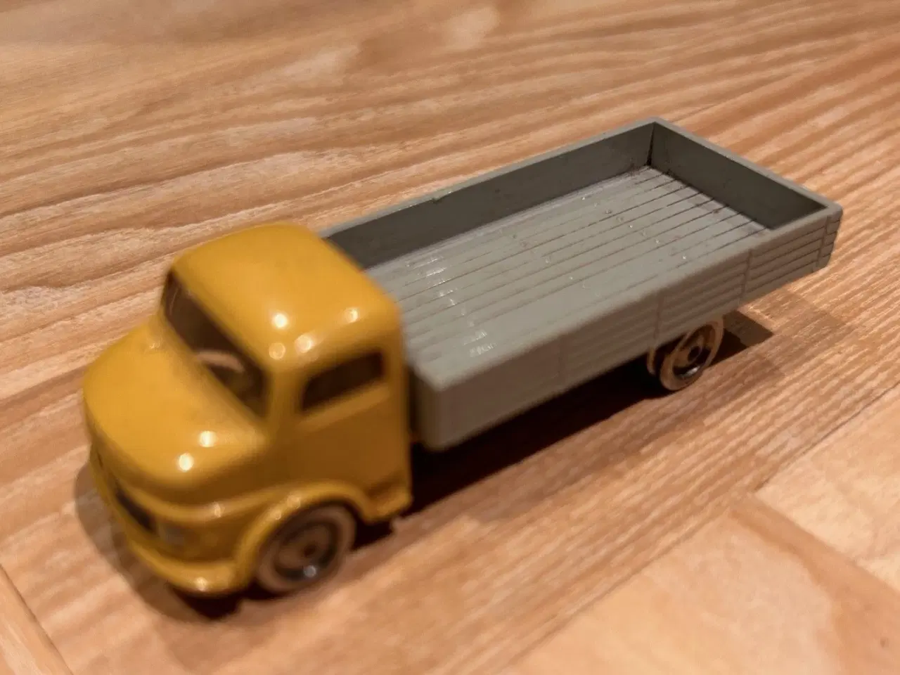 Billede 1 - LEGO Mercedes lastbil 