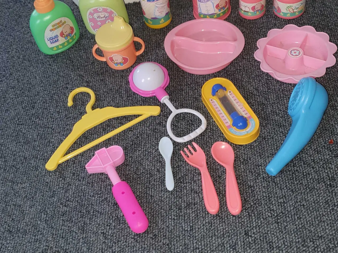 Billede 2 - Dukke tilbehør/ pusle ting