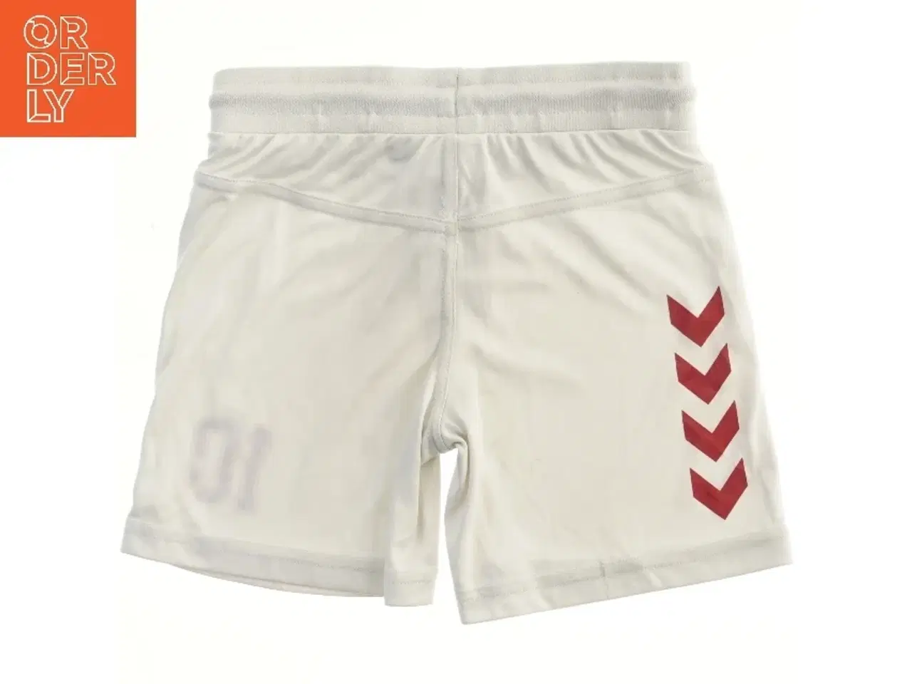 Billede 1 - Sports shorts med nummer fra Hummel (str. 110)