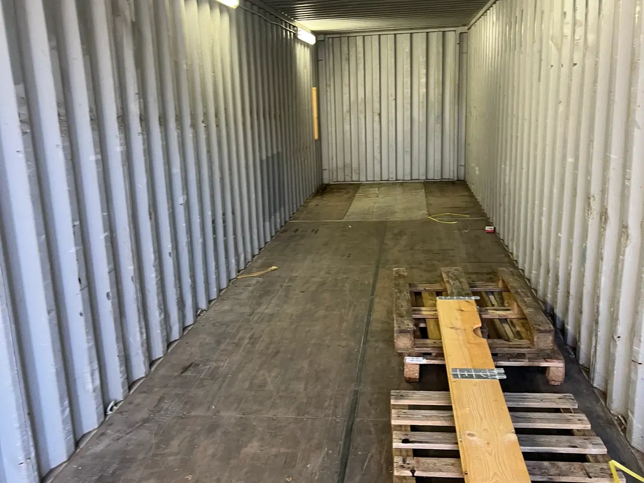 Billede 1 - 40 fods container med lys i