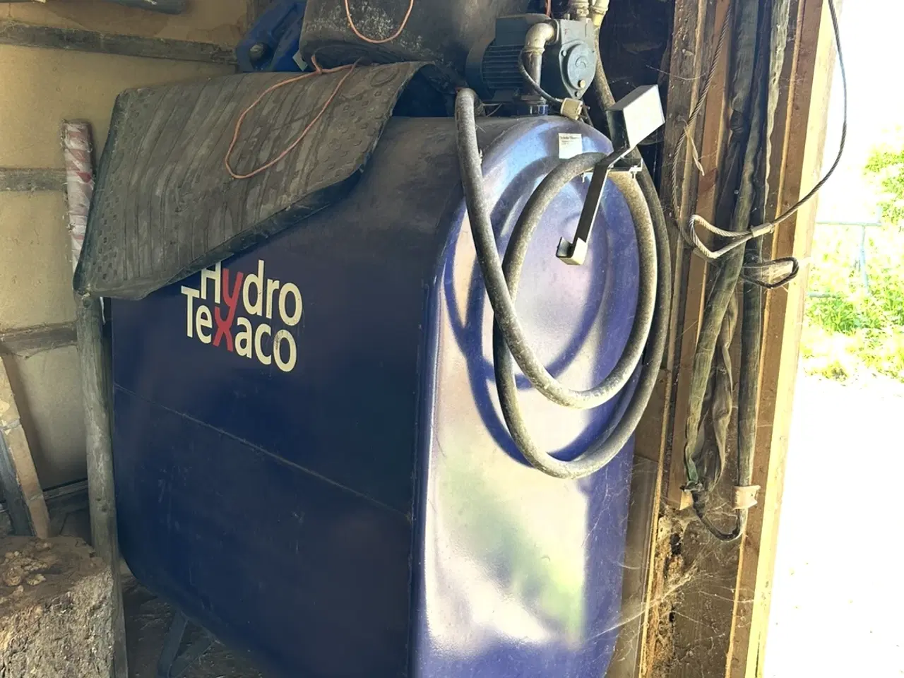 Billede 1 - Dieseltank 1200L med pumpe