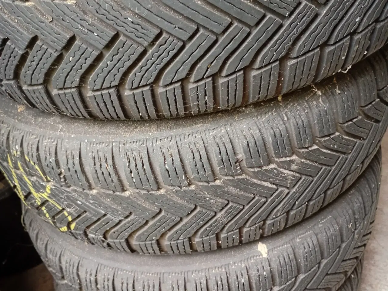 Billede 1 - Michelin vinterdæk 195/65R15 på stålfælge