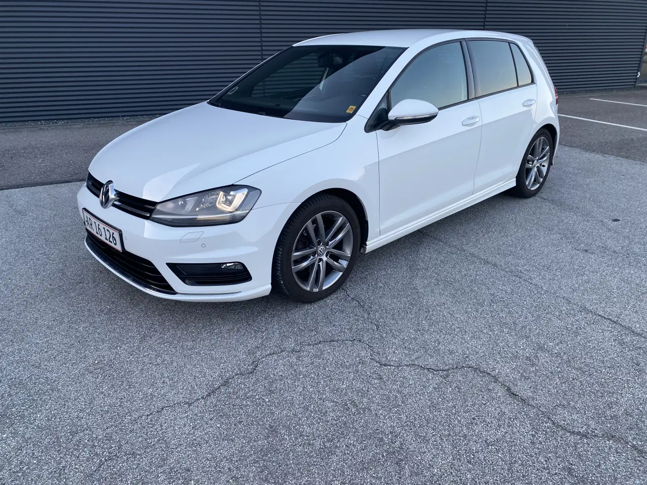 Billede 1 - Lækker Golf R-Line sælges