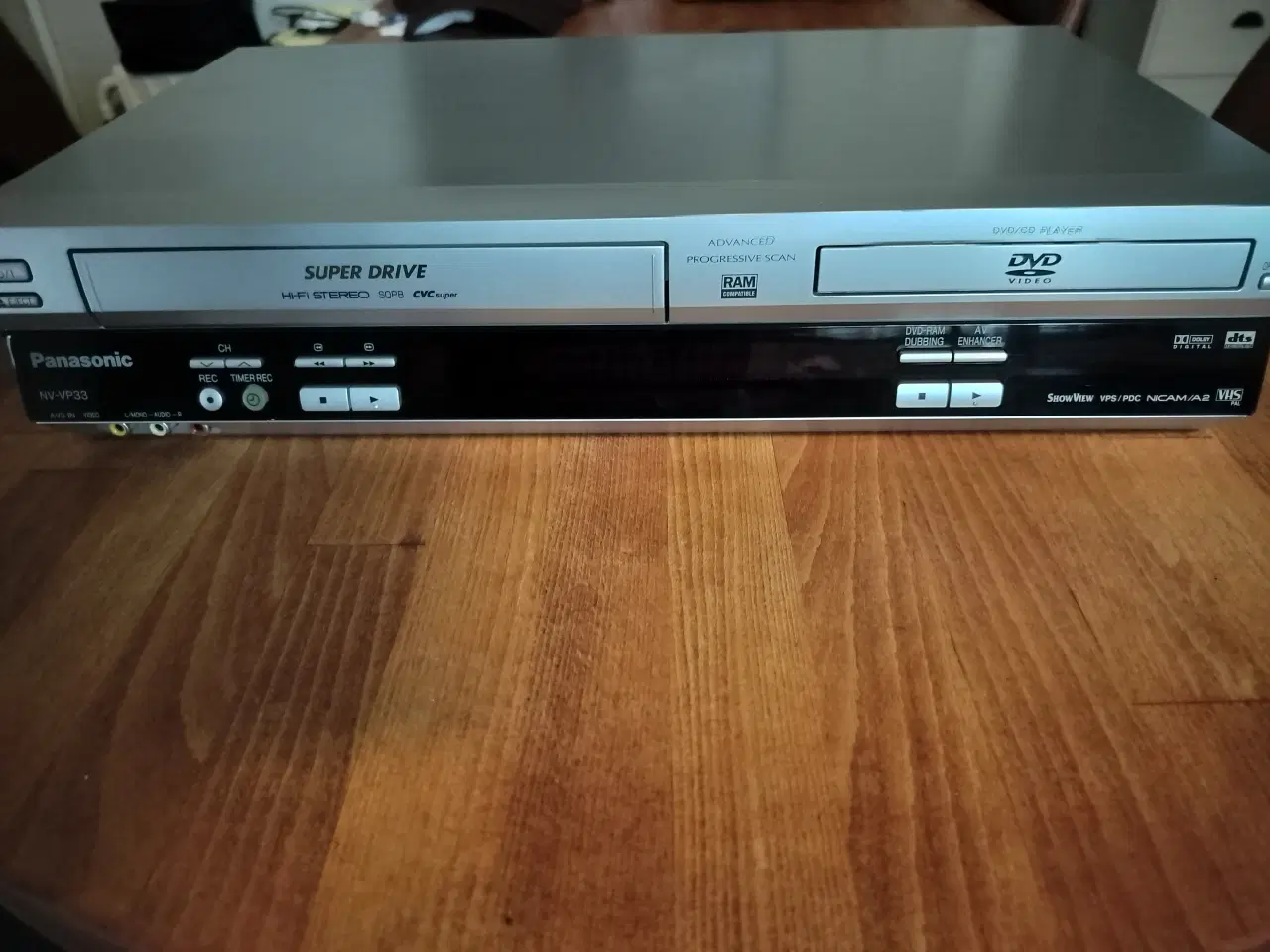 Billede 2 - PANASONIC VHS OG DVD AFSPILLER