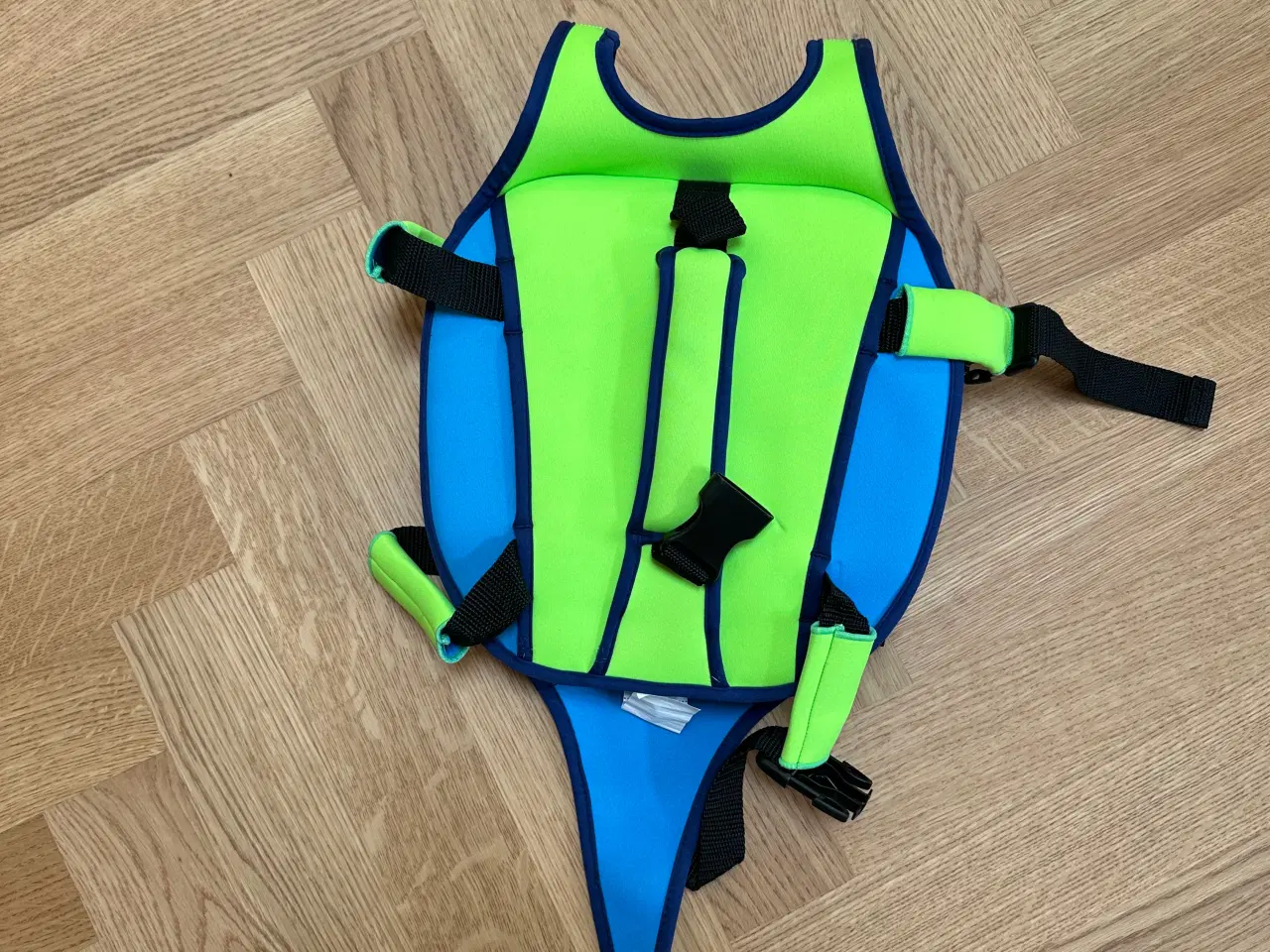 Billede 2 - Aquasphere svømmevest str 2-3 år