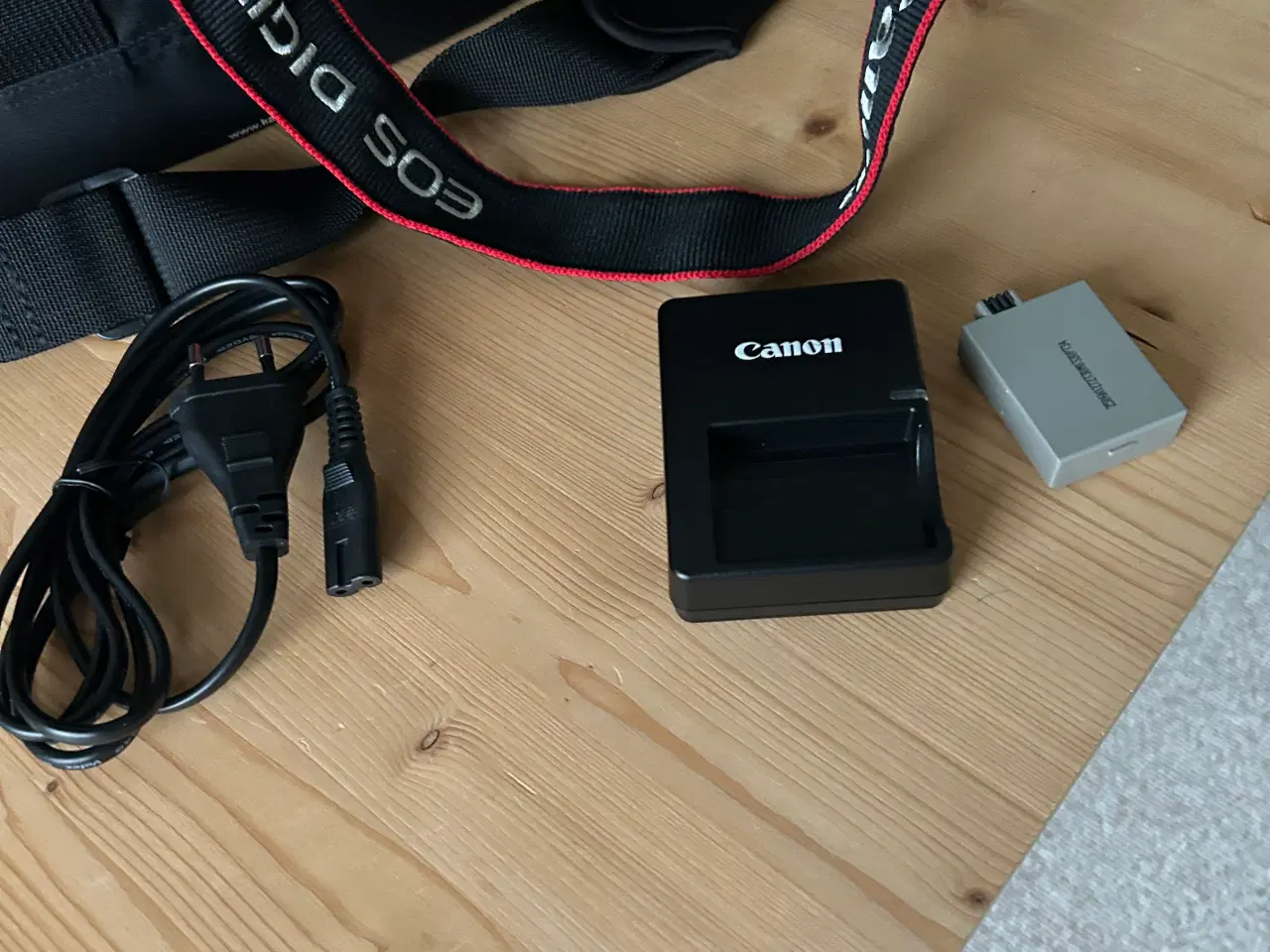 Billede 4 - Canon kamera med tilbehør 