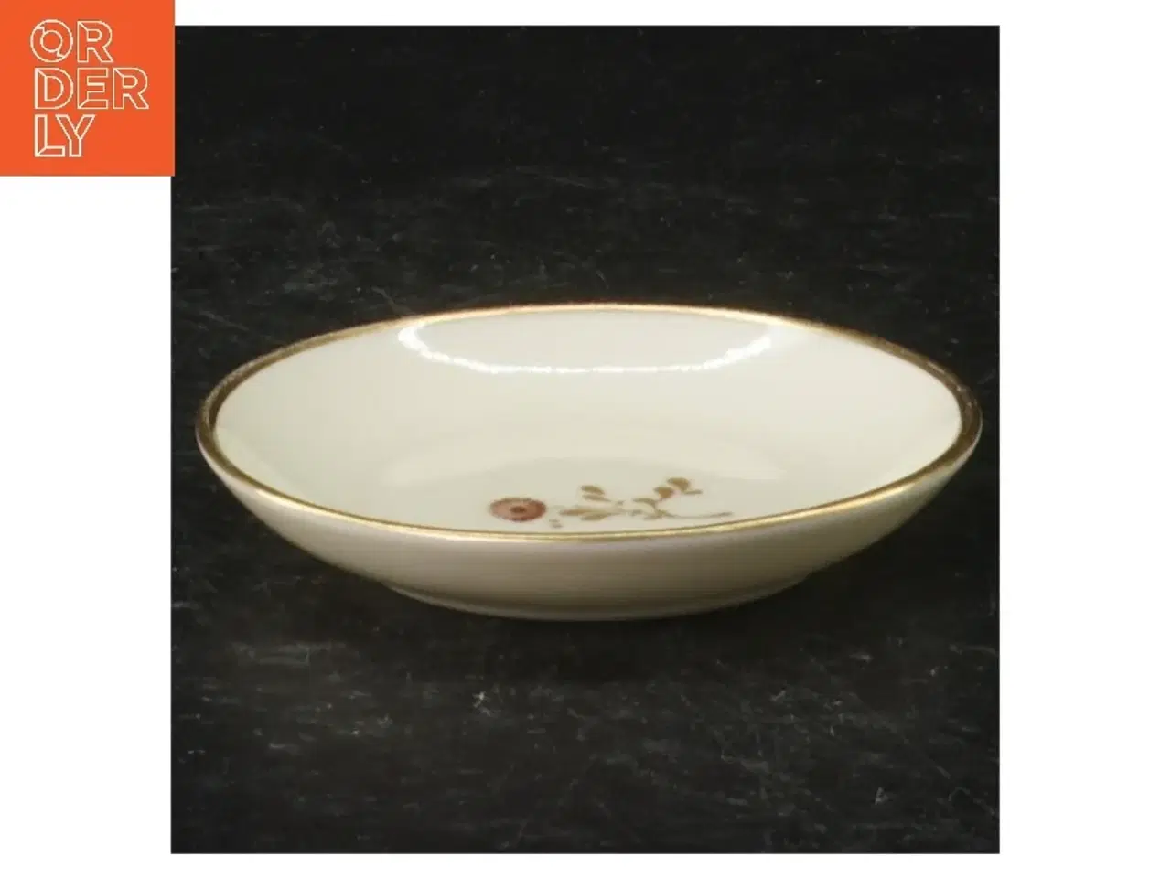 Billede 1 - Porcelænsfad med blomstermotiv fra B&G