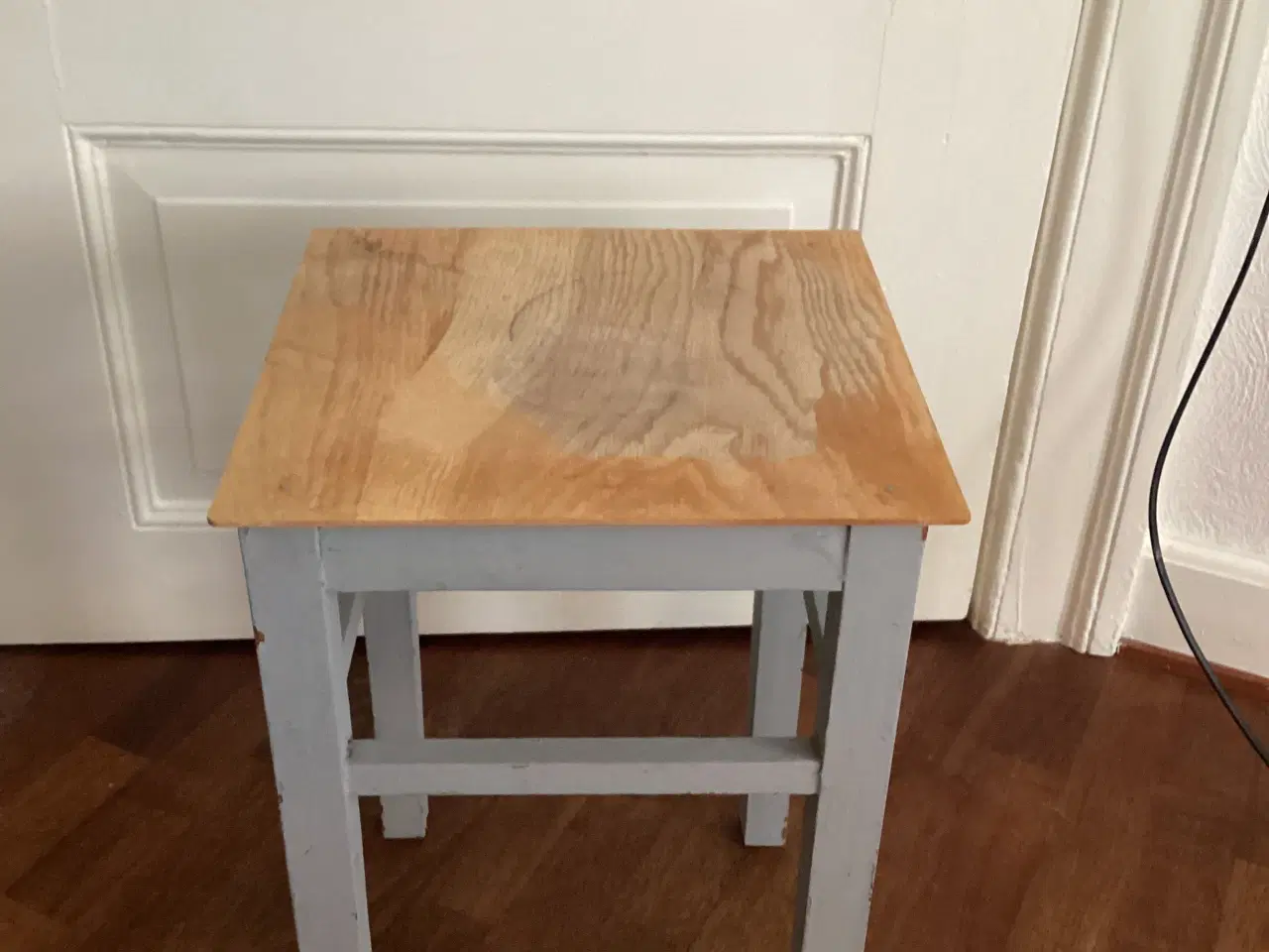 Billede 2 - Vintage taburet med patina