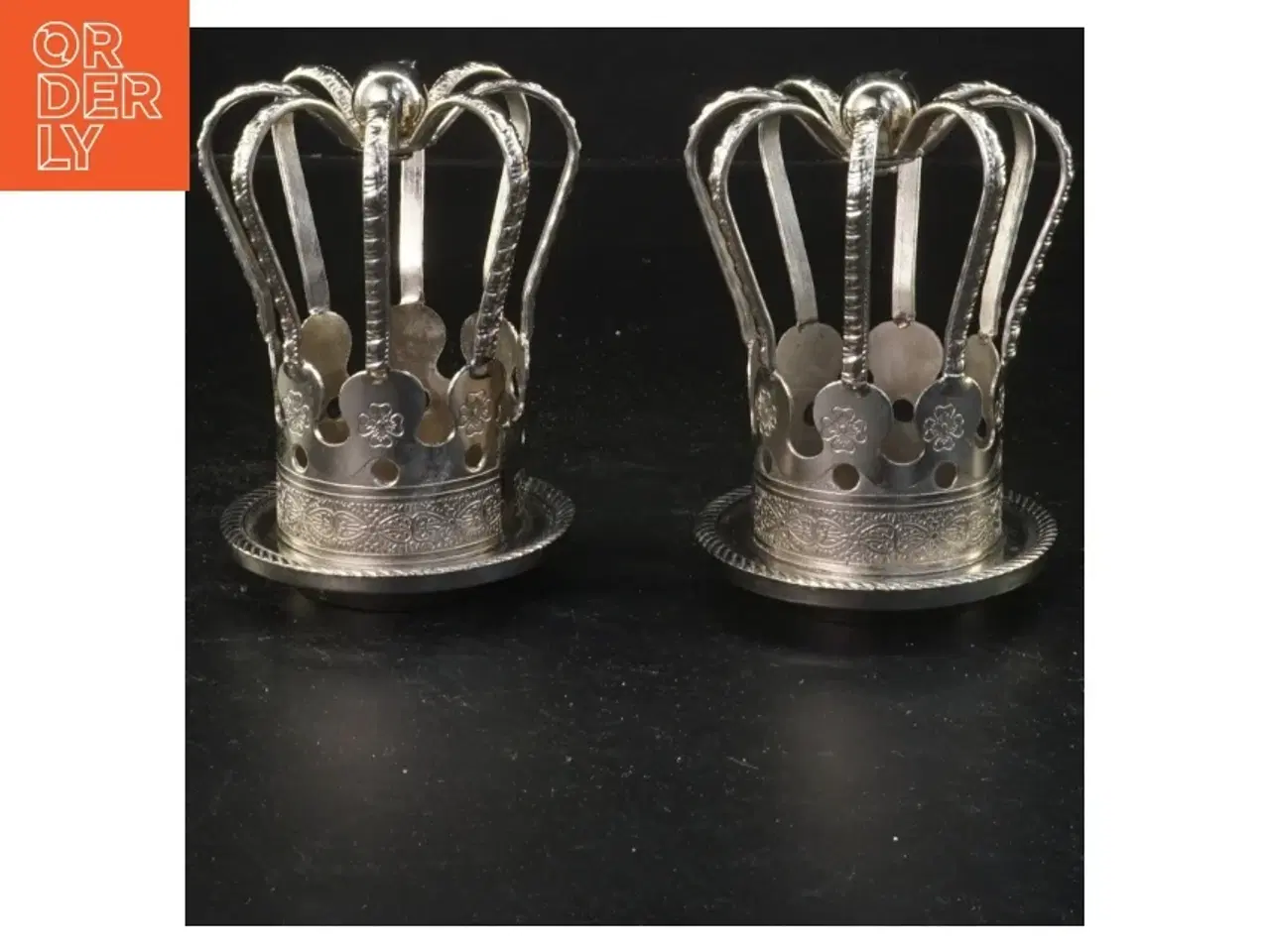 Billede 1 - Kongekrone lysestager i metal (str. 9x8&7x1,5 cm)