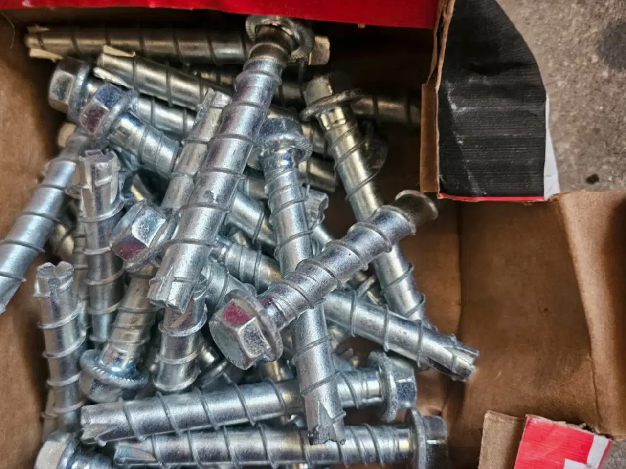 Billede 8 - KÆMPELOT Hilti fastgørelse