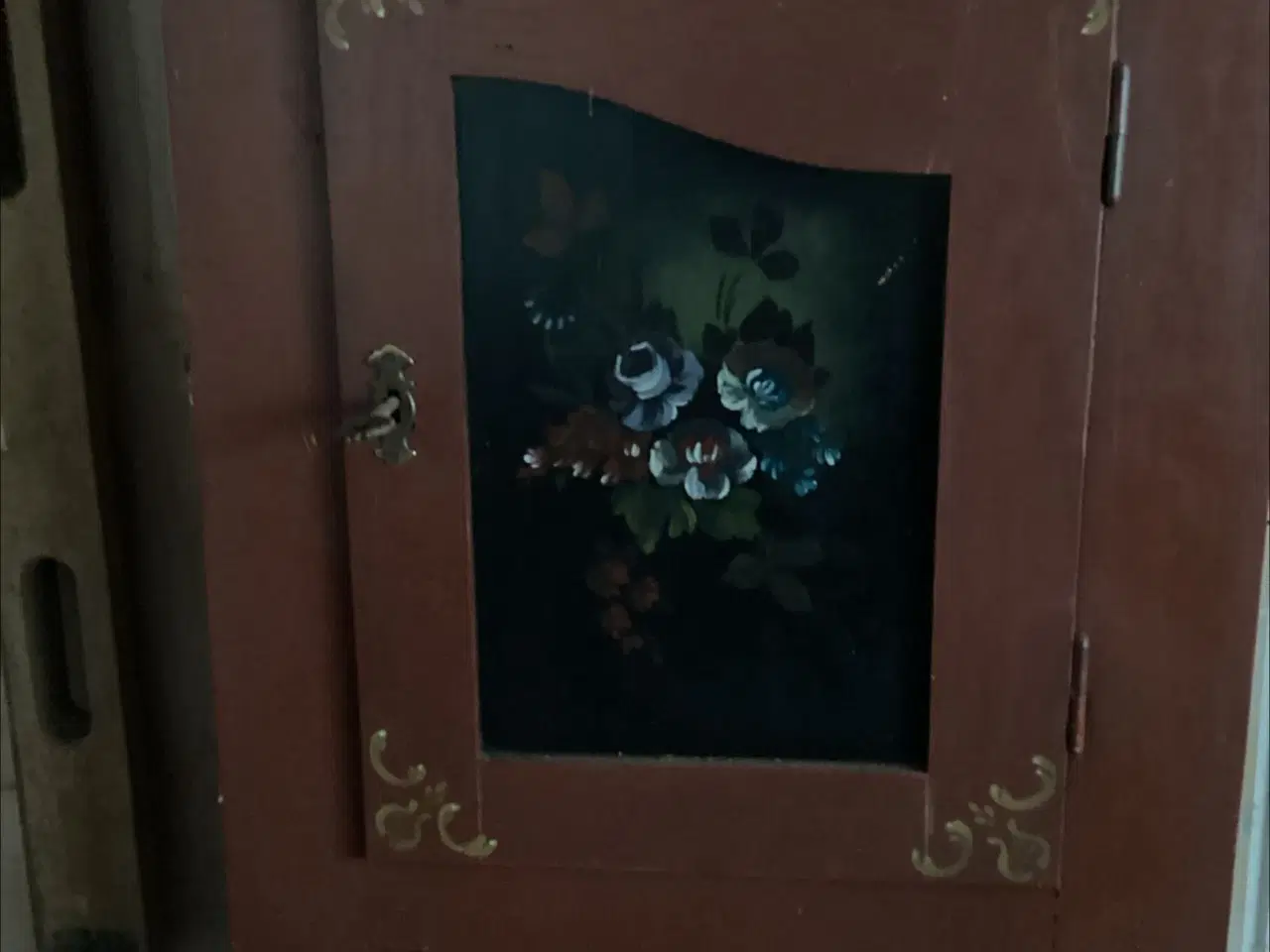 Billede 1 - Tobaksskab med skuffe