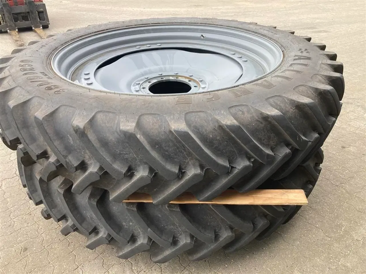 Billede 12 - Alliance 380/90-50 + 380/85-34 Fælge med løs ring til forskellige traktor modeller