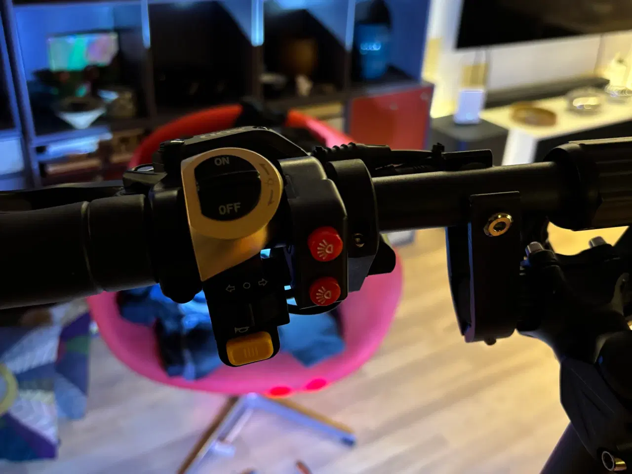 Billede 4 - Halo knight T107 Pro el løbehjul