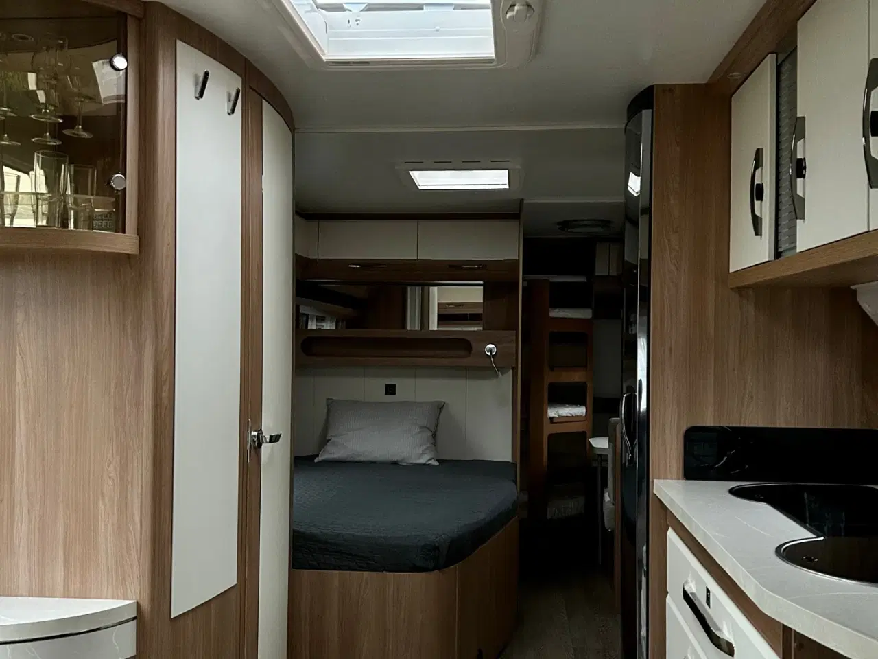 Billede 4 - LUKSUS-FAMILIEVOGN: Hobby De Luxe 650 KFU (2021) I