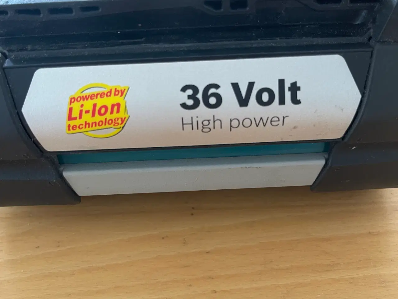 Billede 2 - Batterier til Bosch græsslåmaskine 