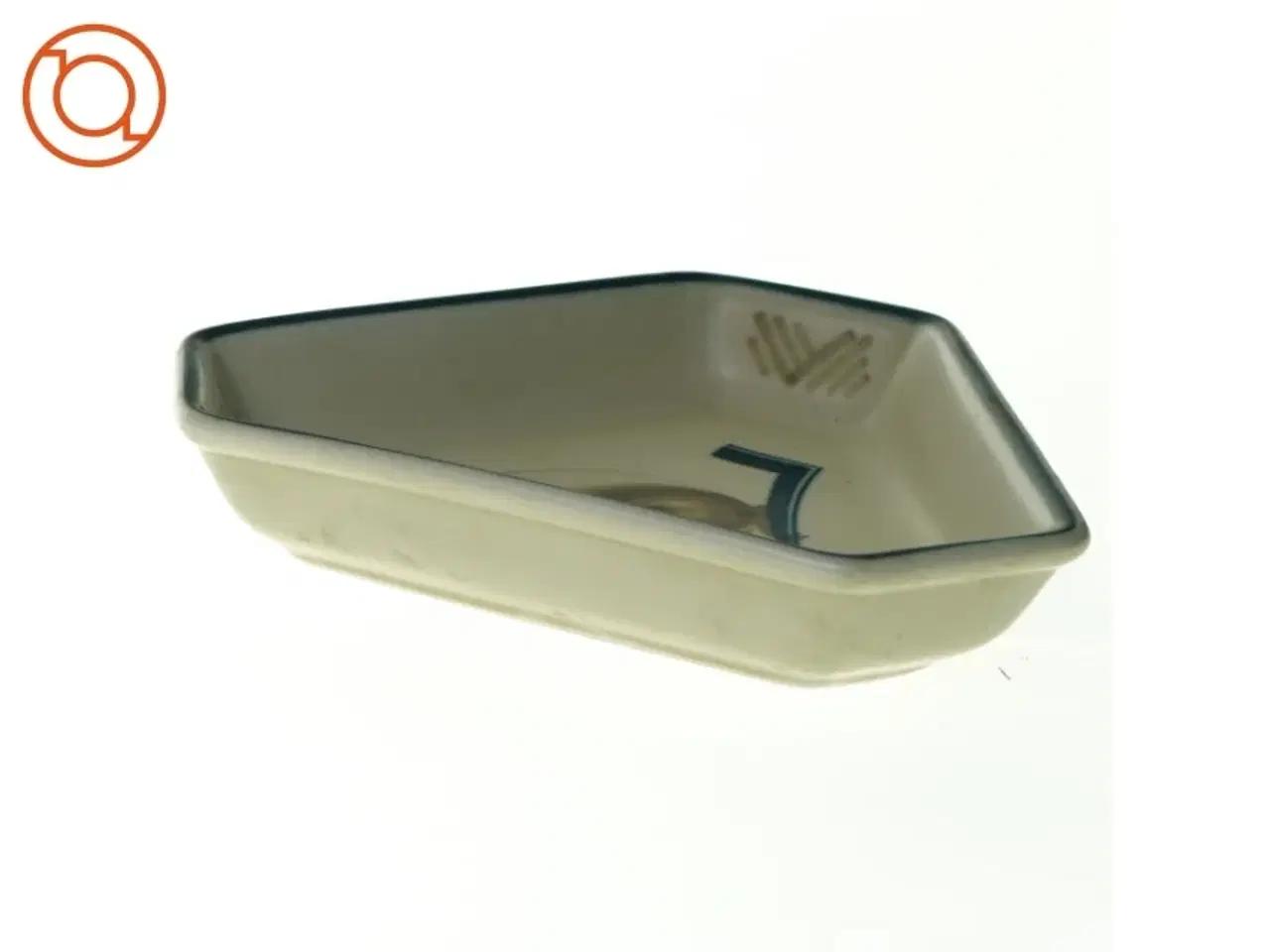 Billede 3 - Trekantet fad med egern motiv fra Royal Copenhagen (str. 15 x 3 cm)