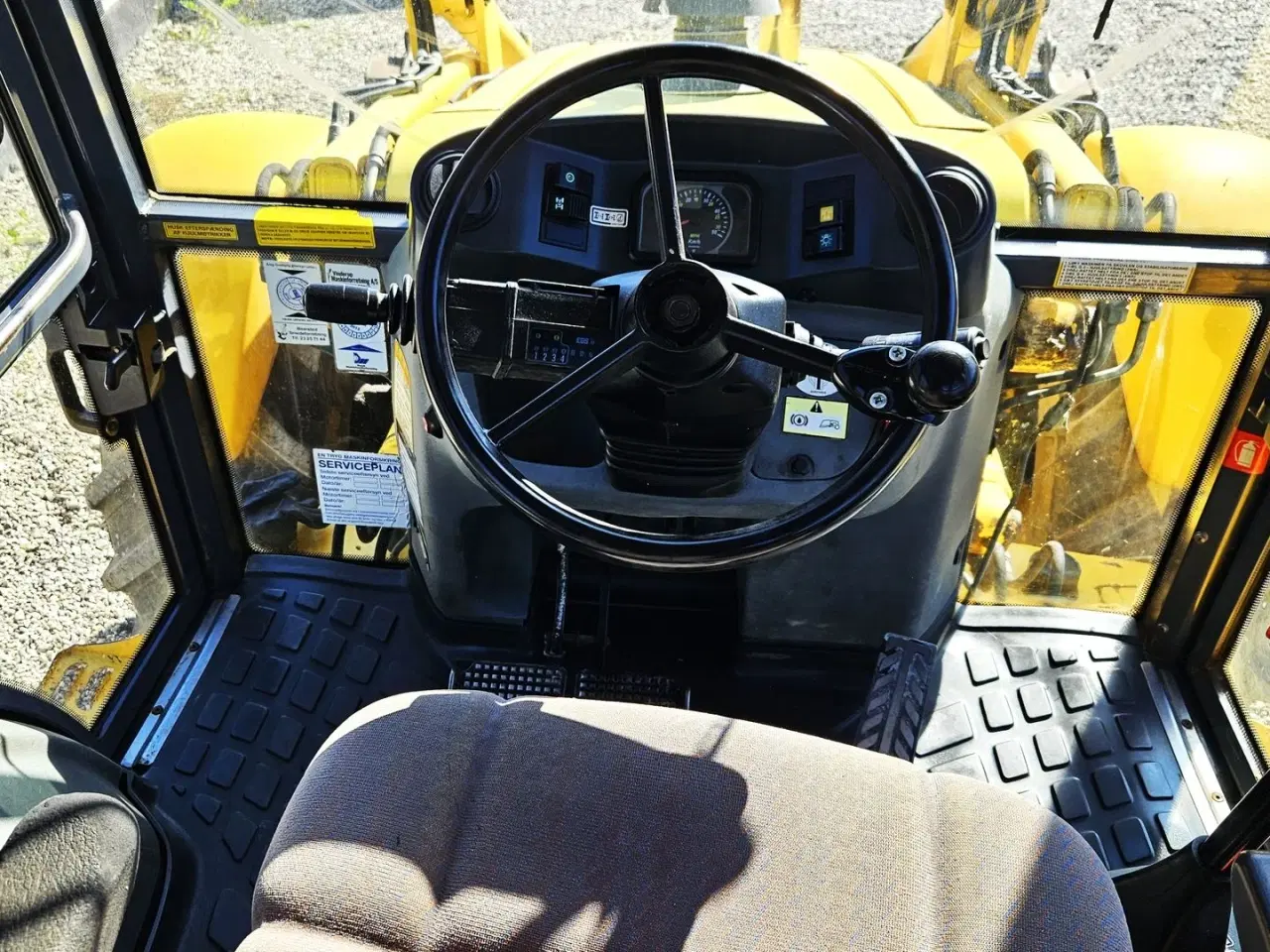 Billede 15 - New Holland LB115-4PS / skovlsæt / hydraulisk udskud / 6700 timer