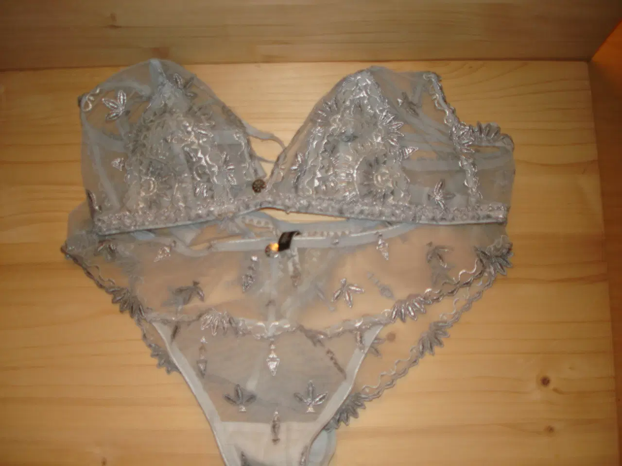 Billede 4 - Chantelle BH sæt