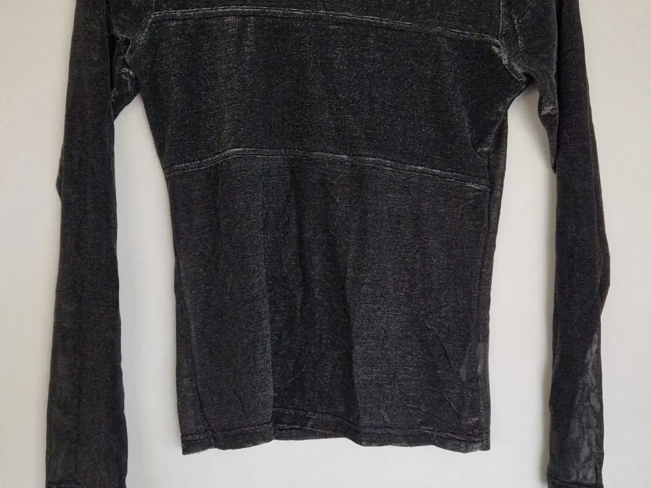 Billede 1 - Grå glitter bluse