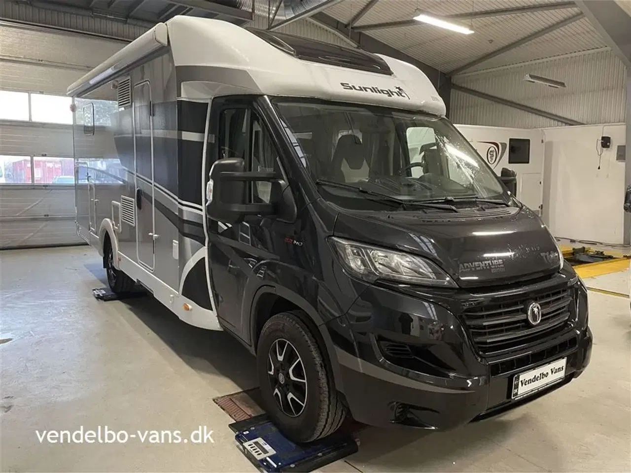 Billede 1 - 2021 - SunLight T 68 Adventure Edition   Enkeltsenge og stor garage