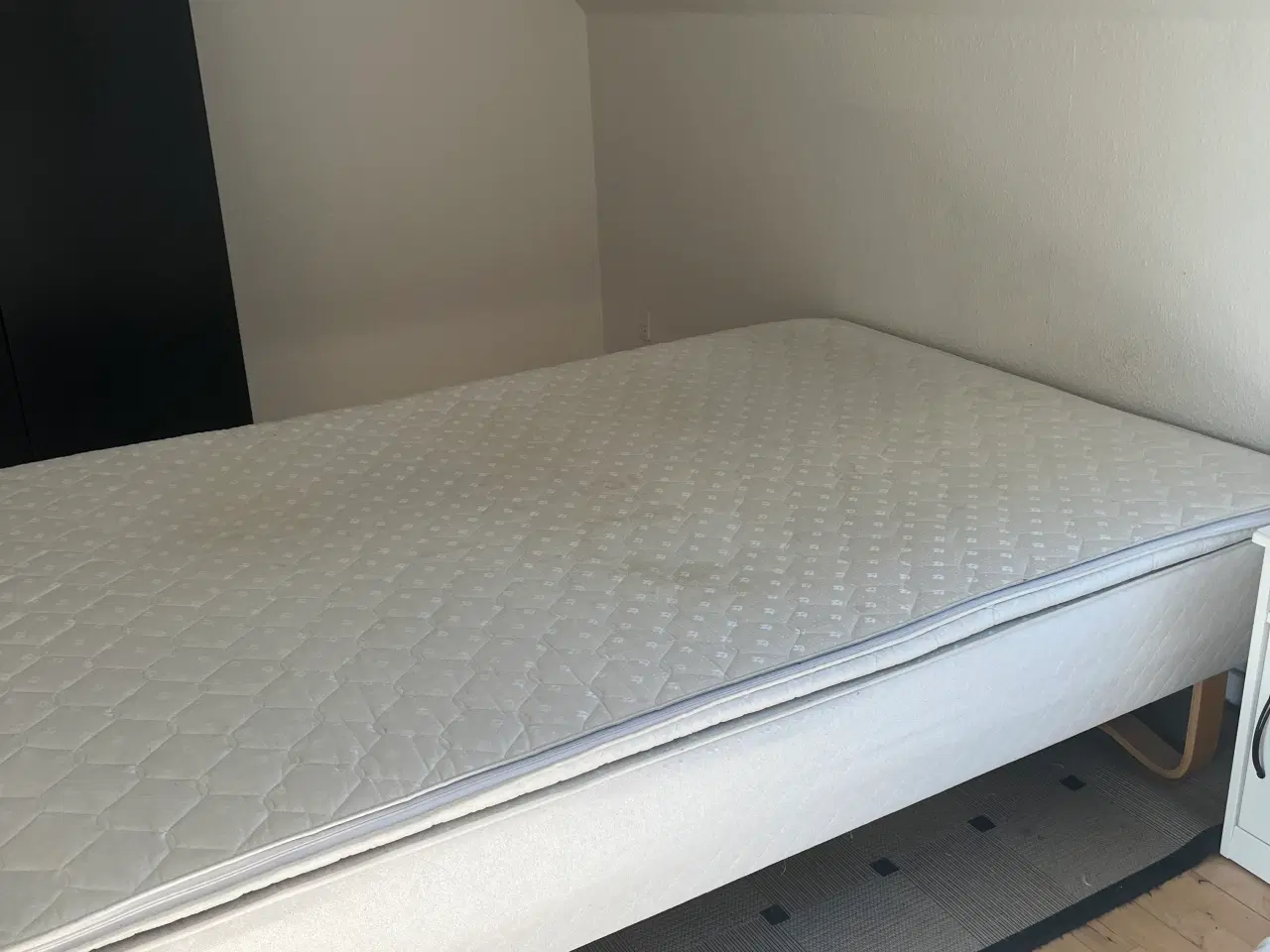Billede 2 - Fin boksmadras 140x200 sælges