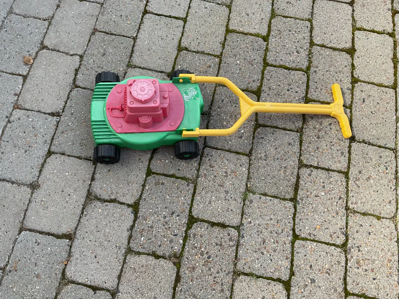 Billede 2 - Lille VÆRKSTEDSBORD I plast, lille plæneklipper i 