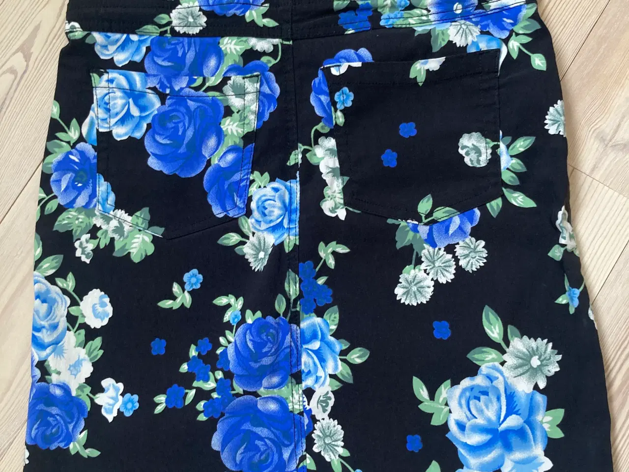 Billede 2 - Nederdel 