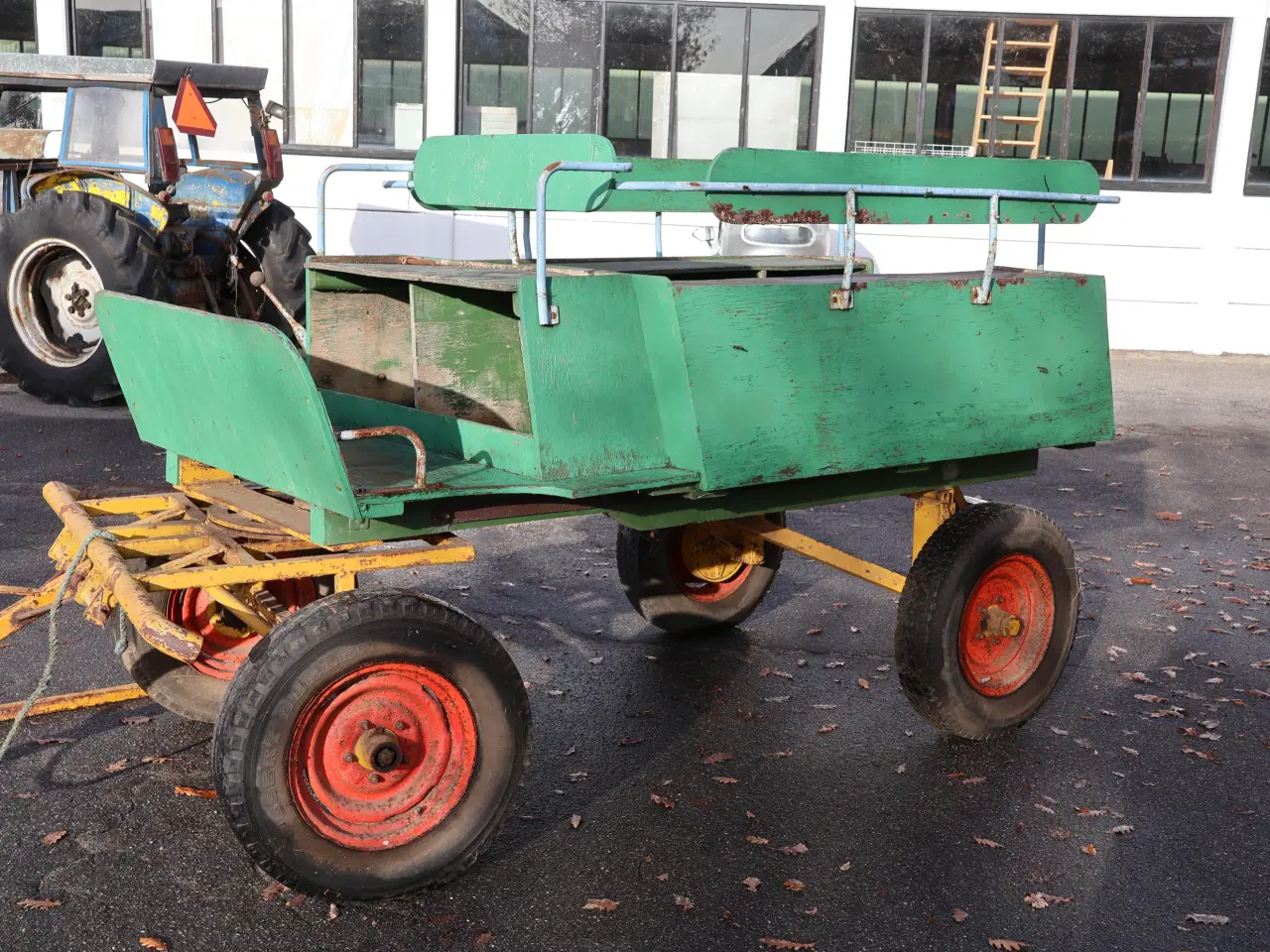 Billede 3 - Gl 4 hjulet gummivogn m/drejekrans