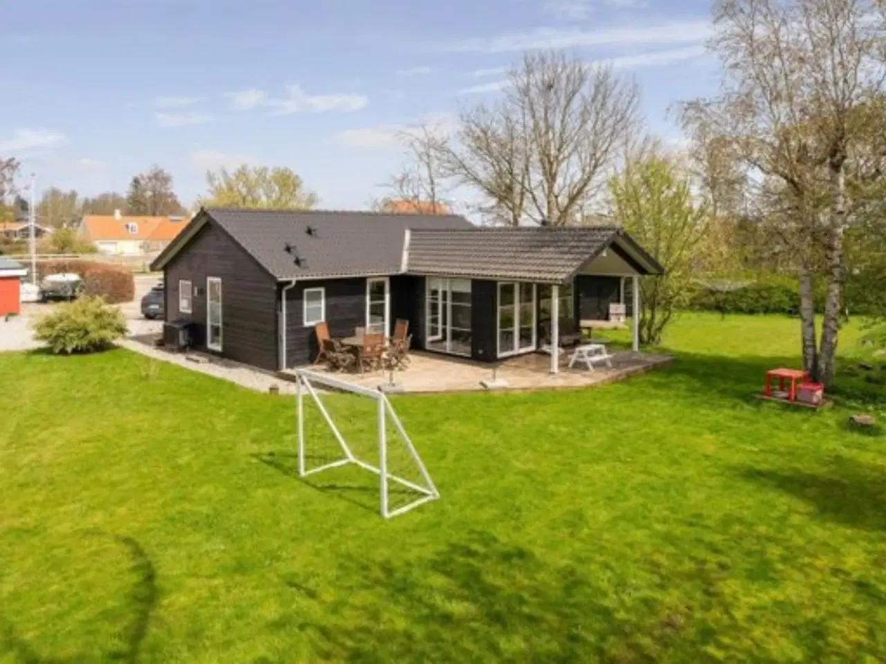 Billede 2 - Feriebolig med sovepladser til 8 personer, (6 + 2 opredning i stue)  
t�t p� b�rnevenlig strand 
perfekt beliggenhed, t�t p� attraktioner